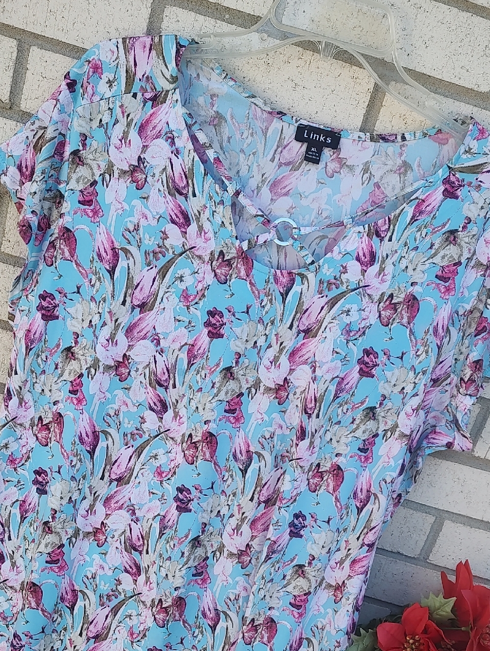 Link Pastel Blue Floral Short Sleeve Blouse with Ring Detail - Picture 5 of 9